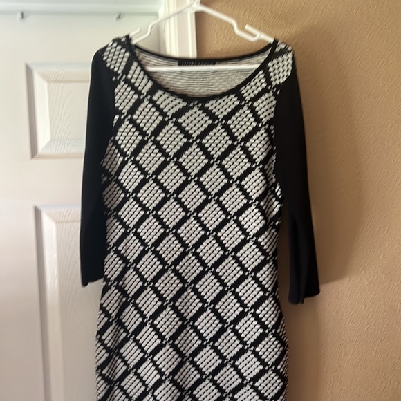 Dress - Picture 2 of 5